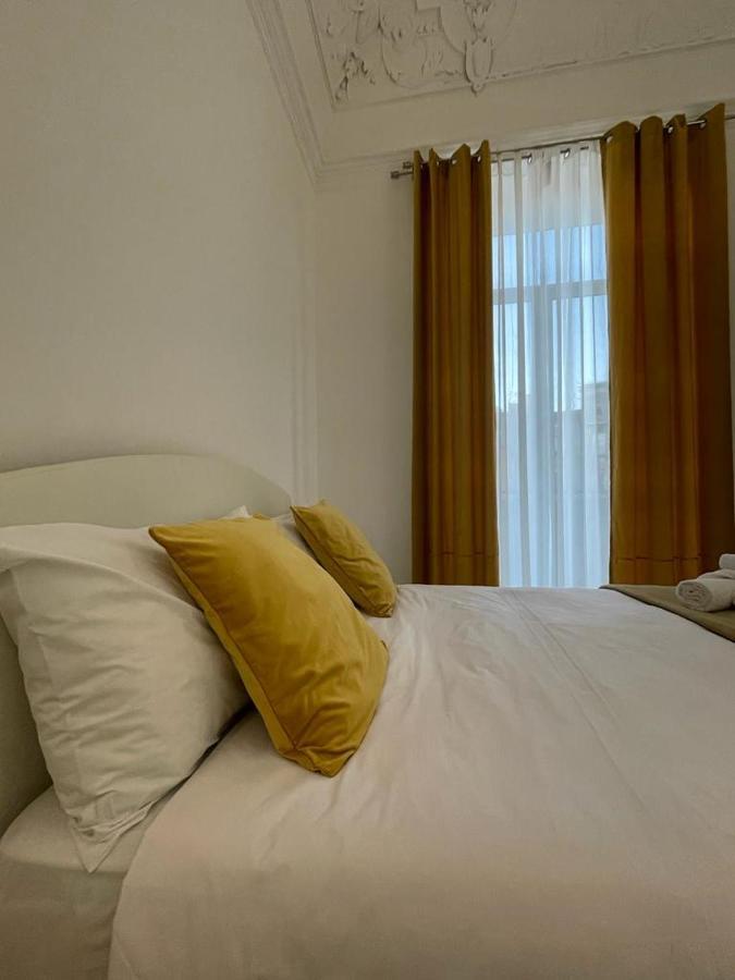 Cutelli Gold Bed & Breakfast คาตาเนีย ภายนอก รูปภาพ
