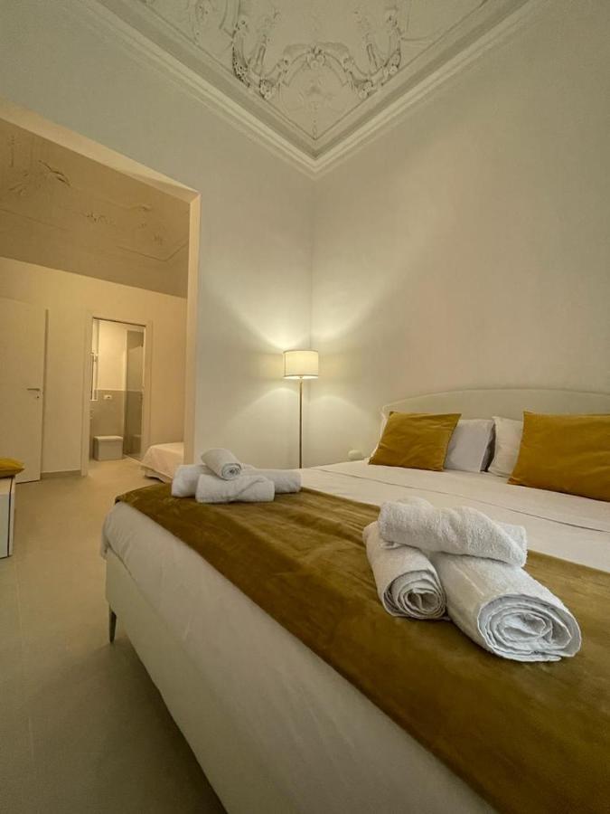 Cutelli Gold Bed & Breakfast คาตาเนีย ภายนอก รูปภาพ