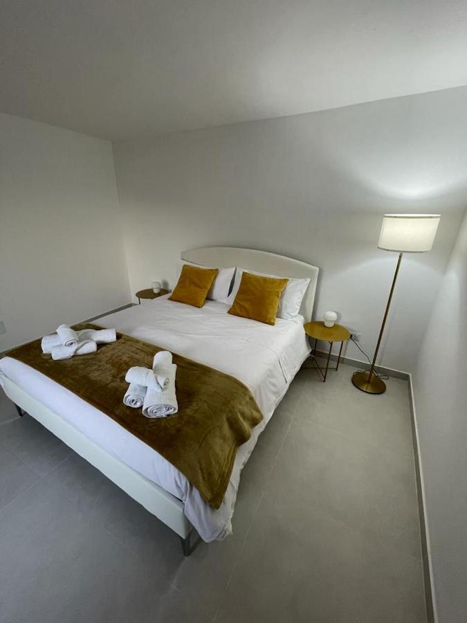 Cutelli Gold Bed & Breakfast คาตาเนีย ภายนอก รูปภาพ
