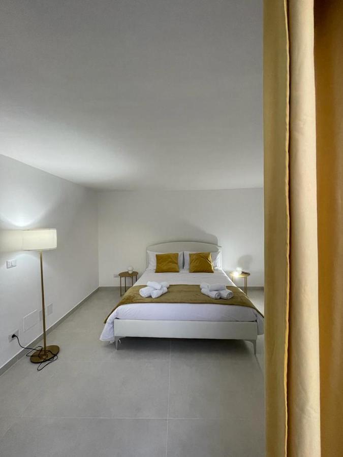 Cutelli Gold Bed & Breakfast คาตาเนีย ภายนอก รูปภาพ