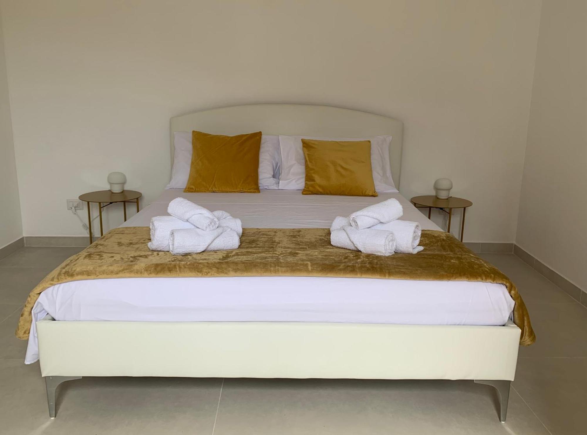 Cutelli Gold Bed & Breakfast คาตาเนีย ภายนอก รูปภาพ