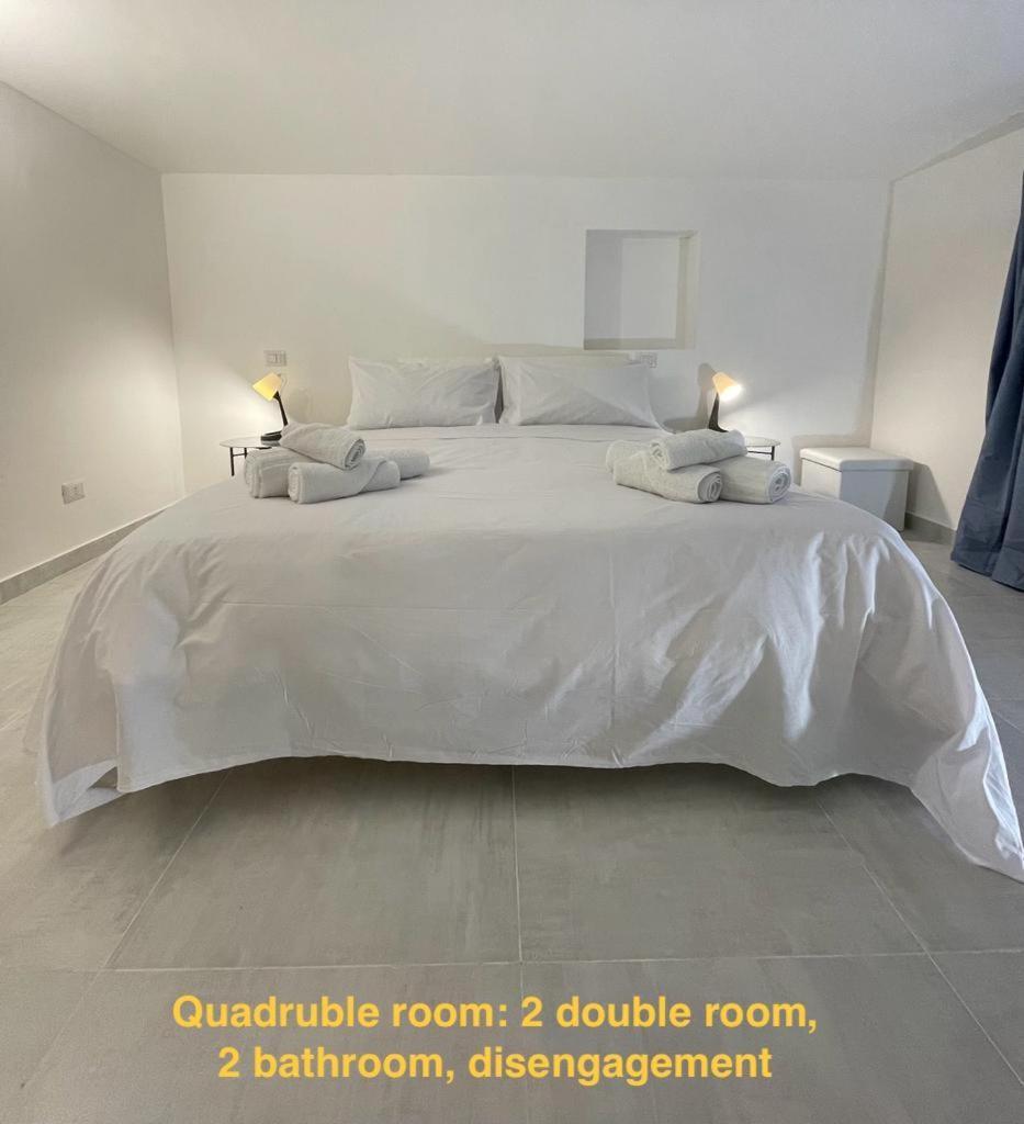 Cutelli Gold Bed & Breakfast คาตาเนีย ภายนอก รูปภาพ