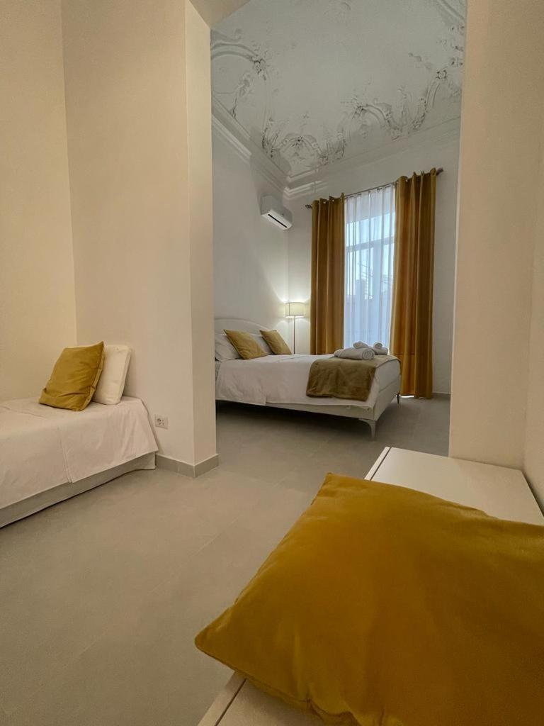 Cutelli Gold Bed & Breakfast คาตาเนีย ภายนอก รูปภาพ